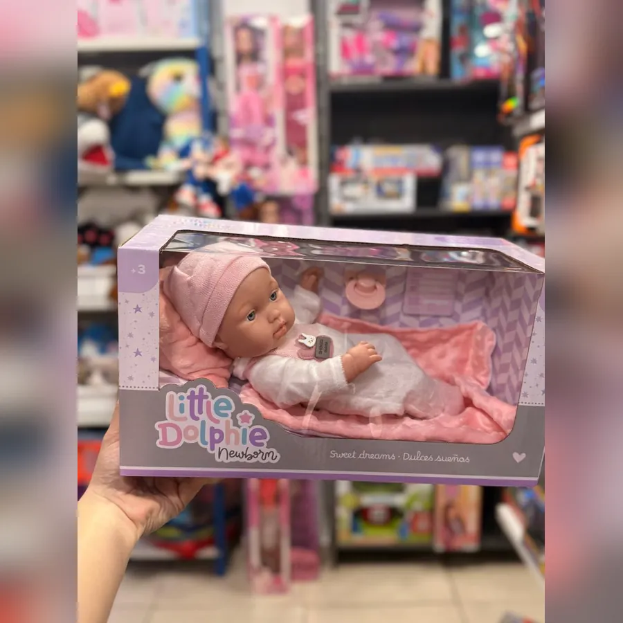 Little Dolphie Newborn — bebé con mantita